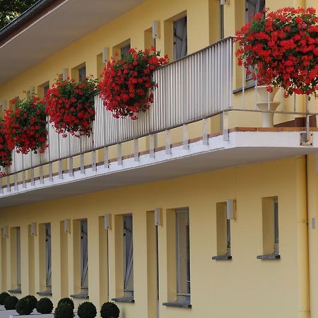 Hotel Drive In Motel Capellen Экстерьер фото