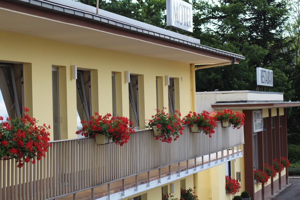 Hotel Drive In Motel Capellen Экстерьер фото